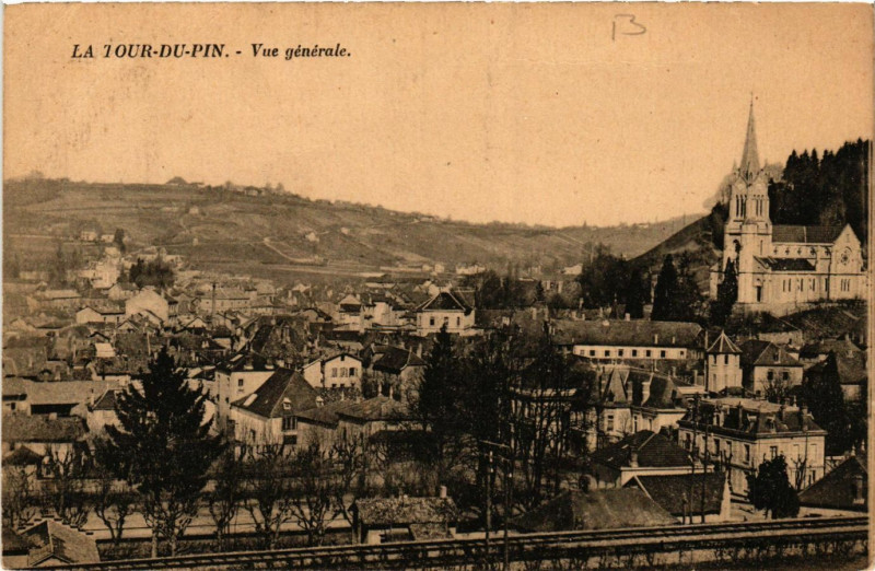 Carte postale ancienne La Tour-du-Pin - Vue générale à La Tour-du-Pin