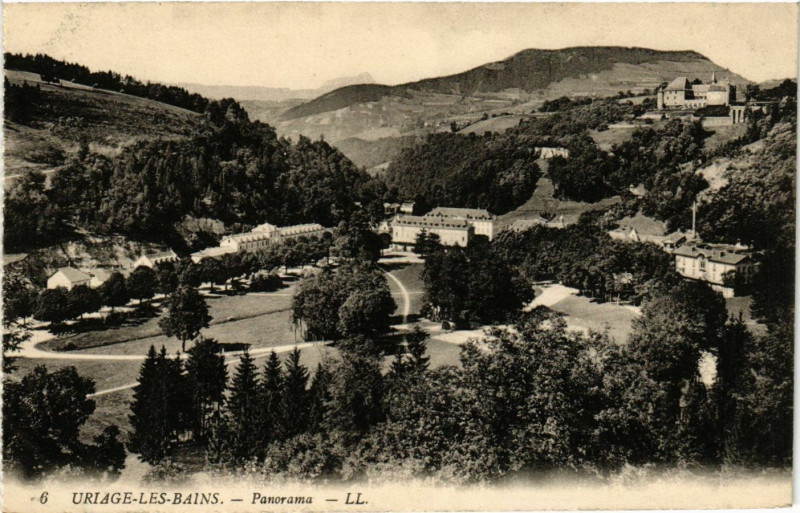 Carte postale ancienne Uriage-les-Bains - Panorama
