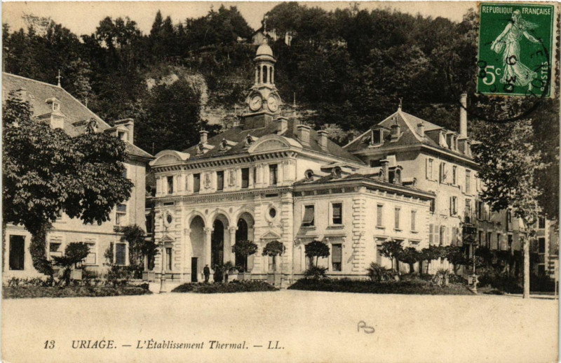 Carte postale ancienne Uriage - L'Etabl. Thermal