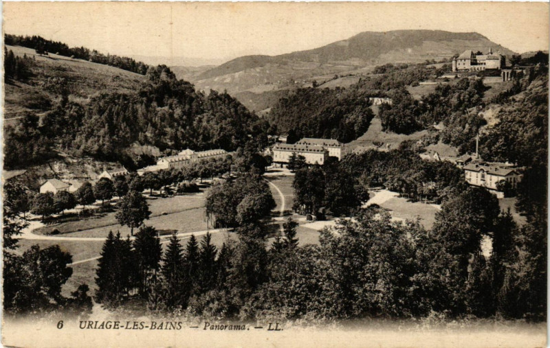 Carte postale ancienne Uriage-les-Bains - Panorama