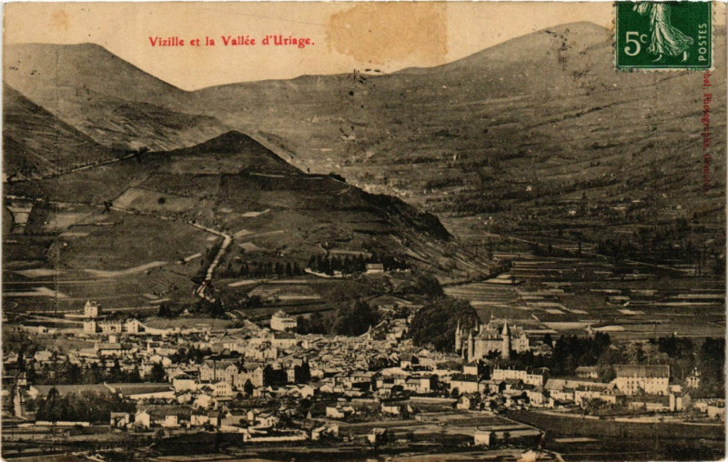 Carte postale ancienne Vizille et la Vallée d'Uriage à Vizille