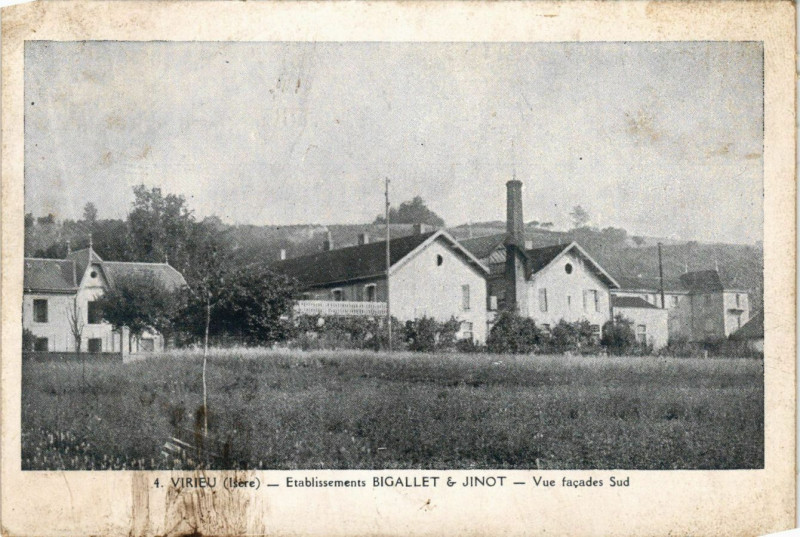 Carte postale ancienne Virieu - Etabl. Bigallet & Jinot - Vue facades Sud