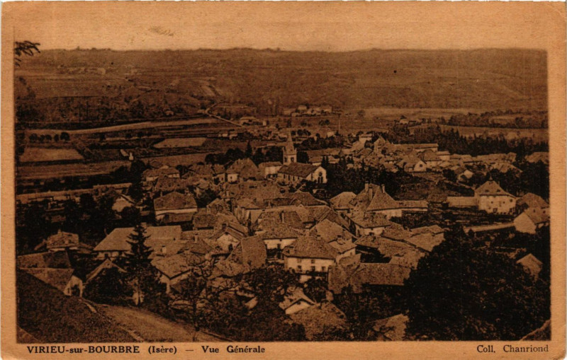 Carte postale ancienne Virieu-sur-Bourbre - Vue générale