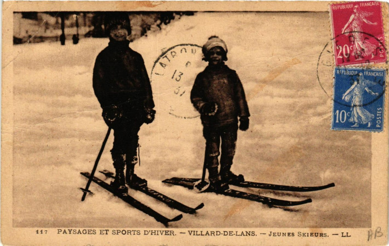 Carte postale ancienne Paysage et Sports d'Hiver - Villard-de-Lans - Jeunes Skieurs à Villard-de-Lans