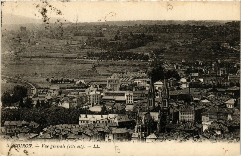 Carte postale ancienne Voiron - Vue générale (cote est) à Voiron