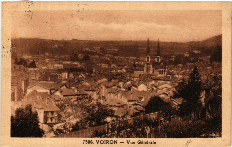 Carte postale ancienne Voiron - Vue générale à Voiron