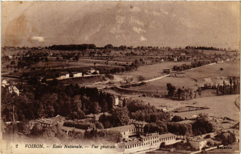 Carte postale ancienne Voiron - Ecole Nationale - Vue générale à Voiron