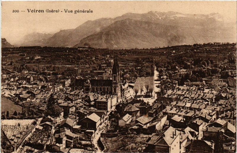 Carte postale ancienne Voiron - Vue générale à Voiron
