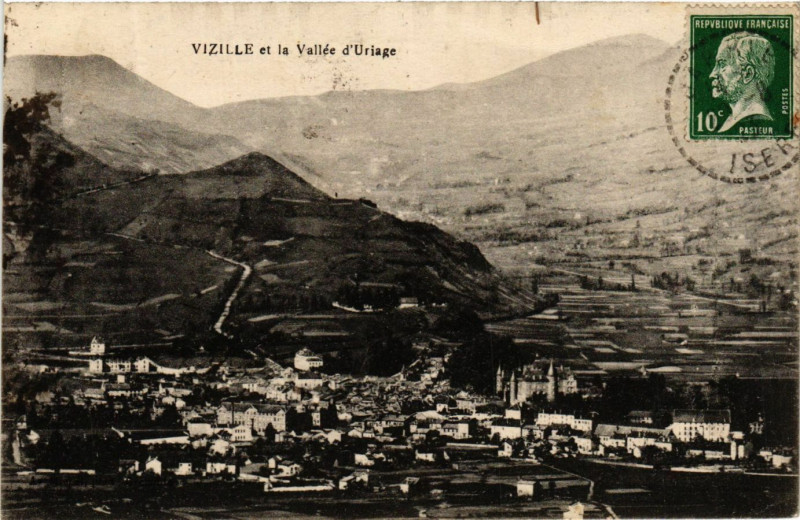 Carte postale ancienne Vizille et la Vallée d'Uriage à Vizille