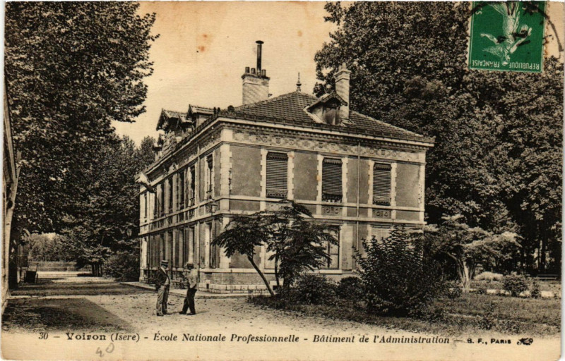 Carte postale ancienne Voiron - Ecole Nationale Professionnelle - Batiment de à Voiron