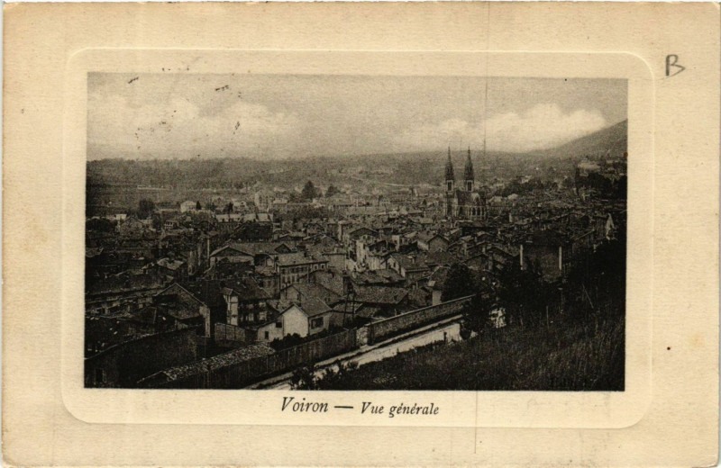 Carte postale ancienne Voiron - Vue générale à Voiron