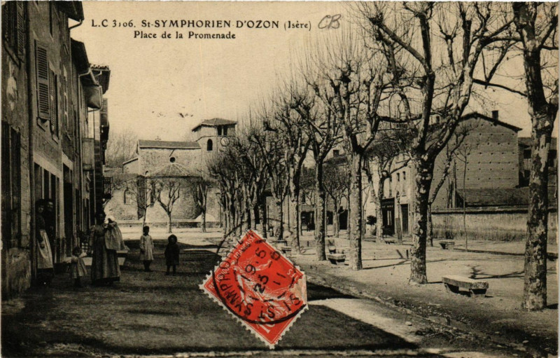Carte postale ancienne Saint-Symphorien-d'Ozon - Place de la Promenade à Oz