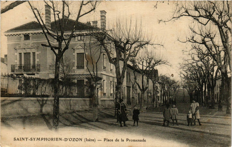 Carte postale ancienne Saint-Symphorien-d'Ozon - Place de la Promenade à Oz