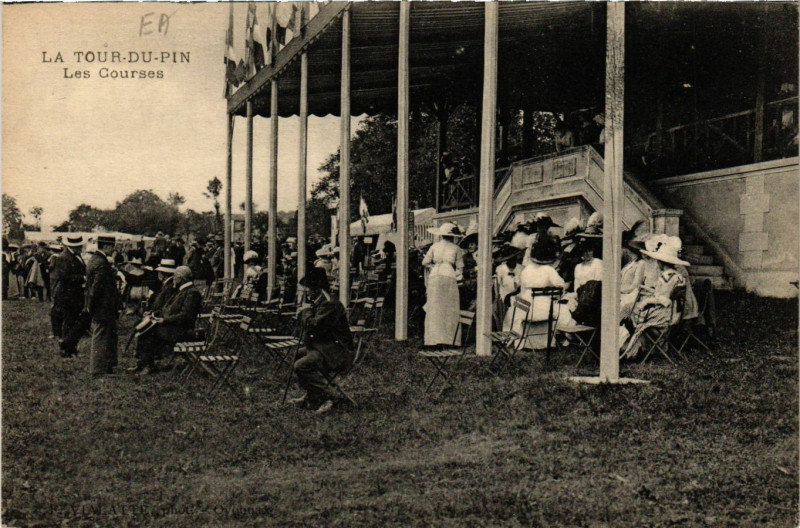 Carte postale ancienne La Tour-du-Pin - Les Courses à La Tour-du-Pin