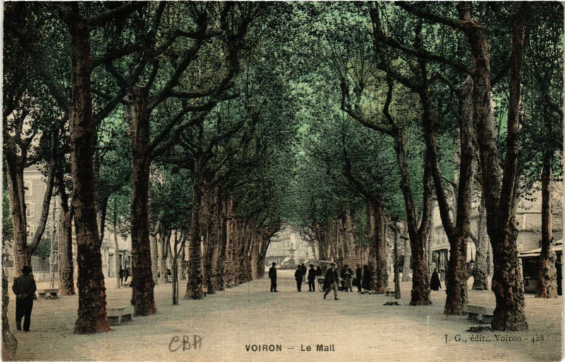 Carte postale ancienne Voiron - Le Mail à Voiron