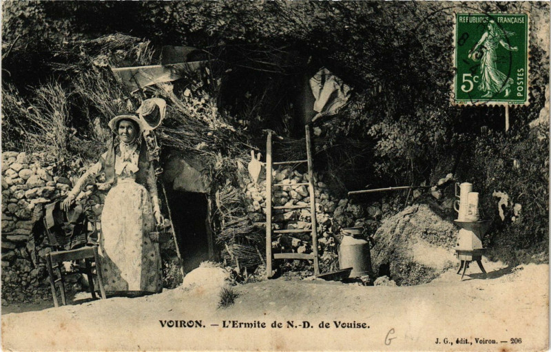 Carte postale ancienne Voiron - L'Ermite de N.-D. de Vouise à Voiron