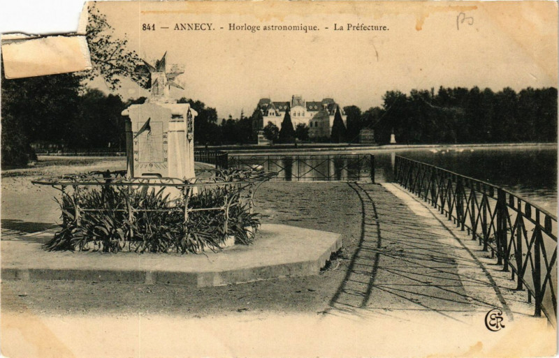 Carte postale ancienne Annecy - Horloge Astronomique - La Prefecture à Annecy
