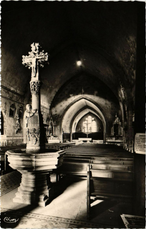 Carte postale ancienne Cluses - L'Eglise et le Benitier à Cluses