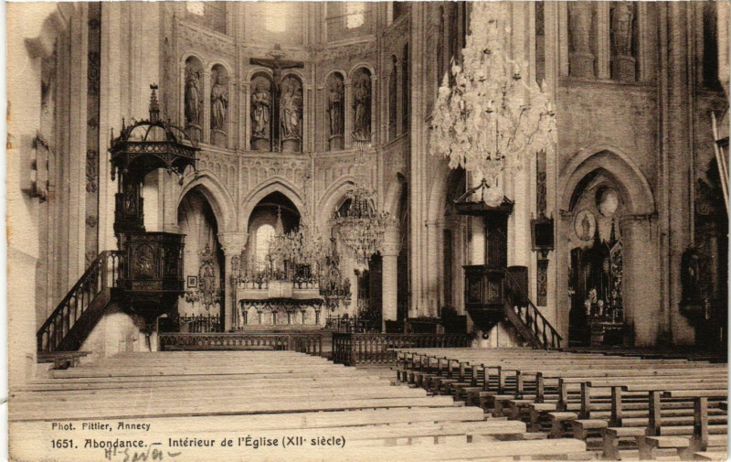 Carte postale ancienne Abondance - Interieur de l'Eglise à Abondance