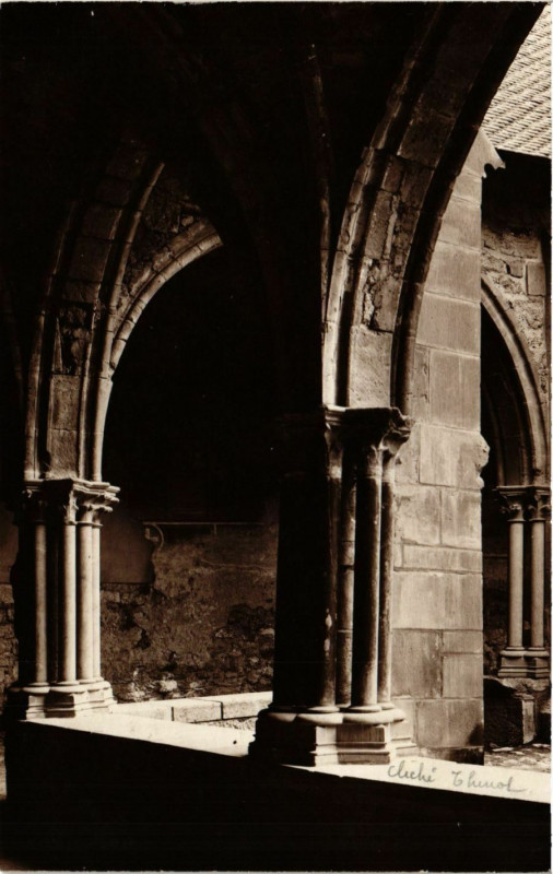 Carte postale ancienne Abondance - Le Cloitre - L'angle sud-oest à Abondance