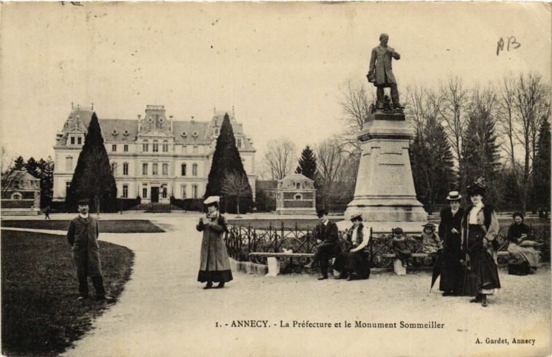 Carte postale ancienne Annecy - La Prefecture et le Monument Sommeiller à Annecy