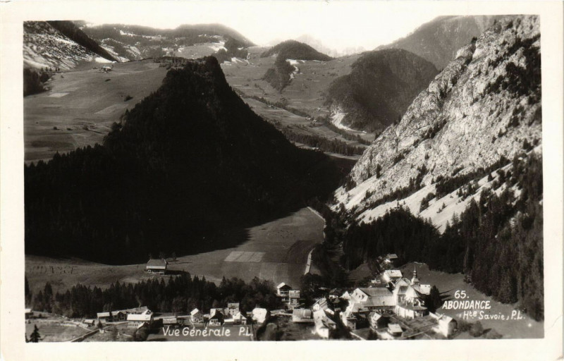 Carte postale ancienne Abondance - Vue générale à Abondance