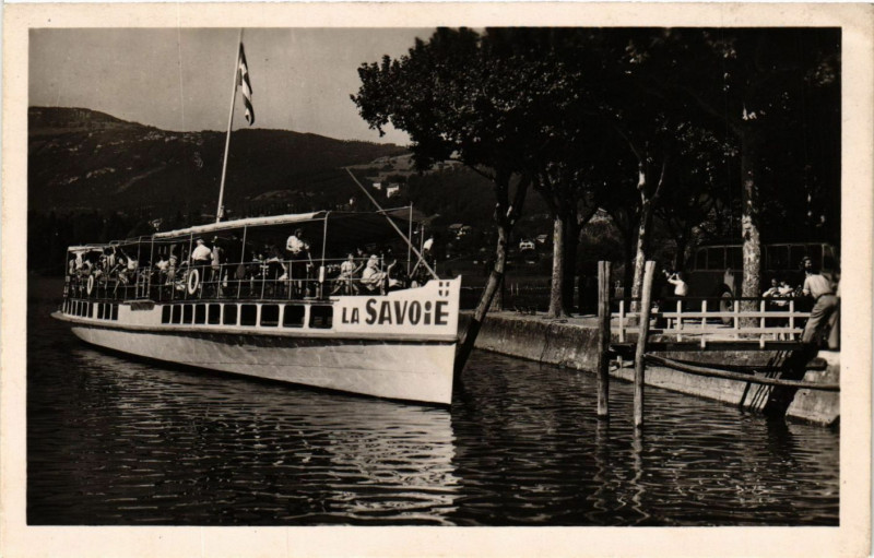 Carte postale ancienne Aix-les-Bains - Lac du Bourget - L'Embarcadere