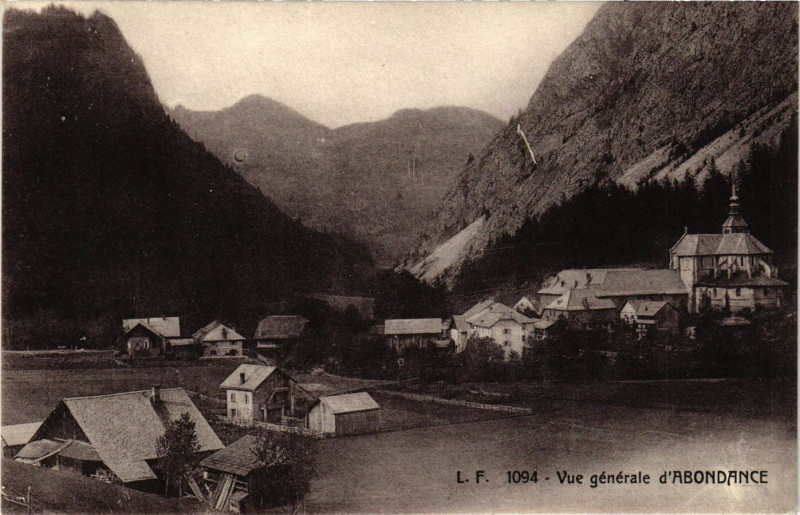 Carte postale ancienne Abondance - Vue générale d'Abondance à Abondance