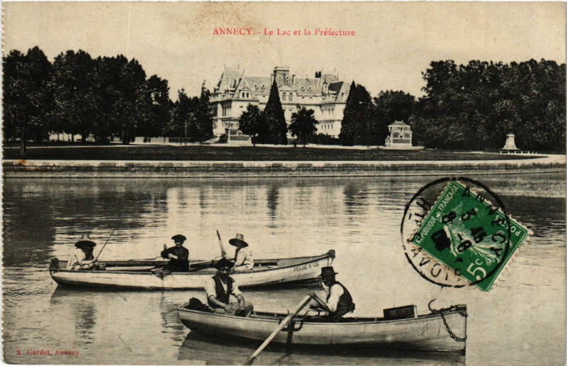 Carte postale ancienne Annecy - Le Lac et la Prefecture à Annecy