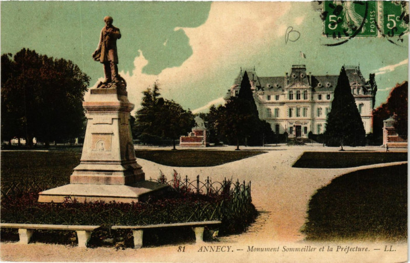 Carte postale ancienne Annecy - Monument Sommeiller et la Prefecture à Annecy
