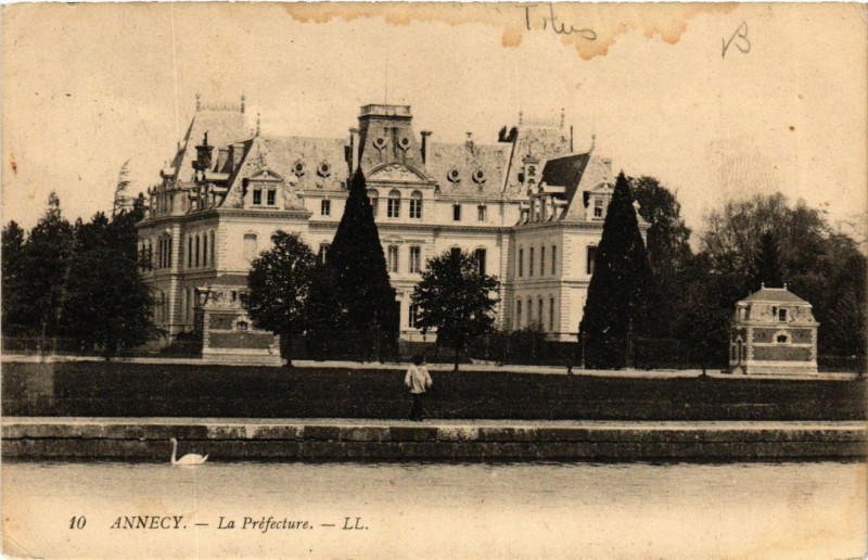 Carte postale ancienne Annecy - La Prefecture à Annecy