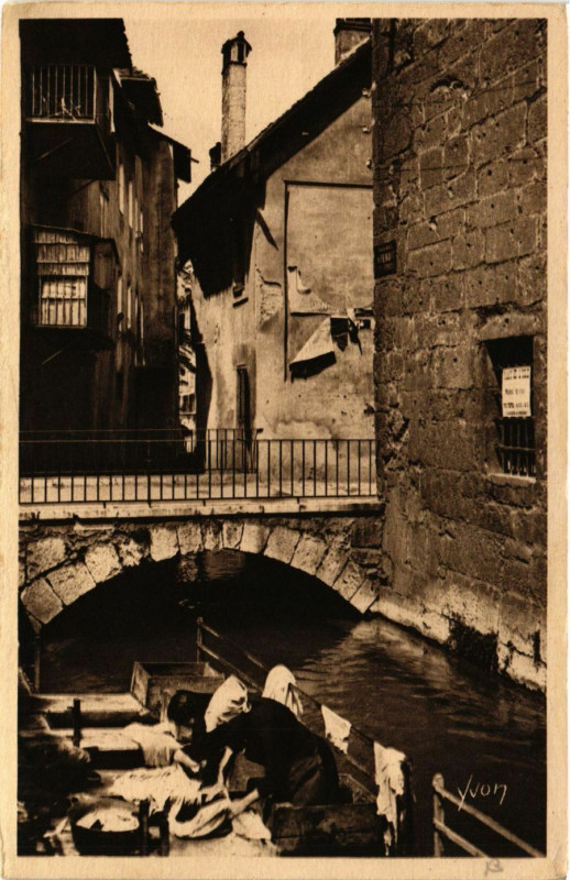 Carte postale ancienne Annecy - Lavandieres sur le Thiou à Annecy