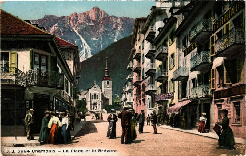 Carte postale ancienne Chamonix - La Place et le Brévent