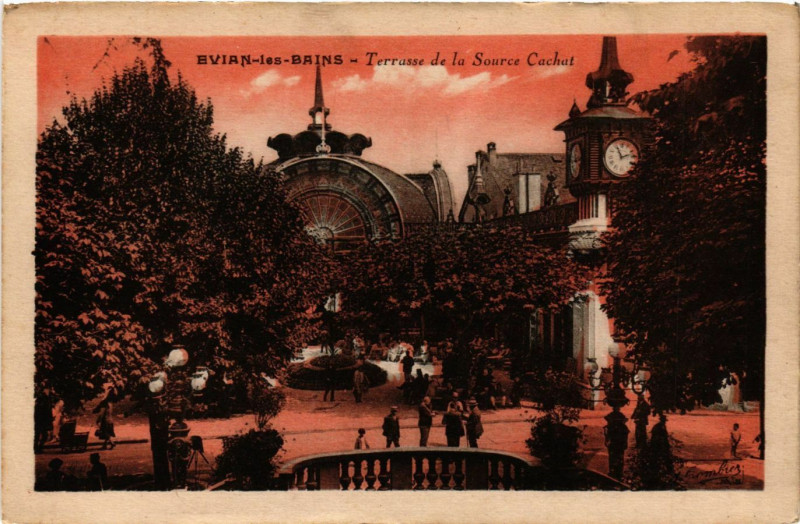 Carte postale ancienne Evian-les-Bains - Terrasse de la Source Cachat à Évian-les-Bains