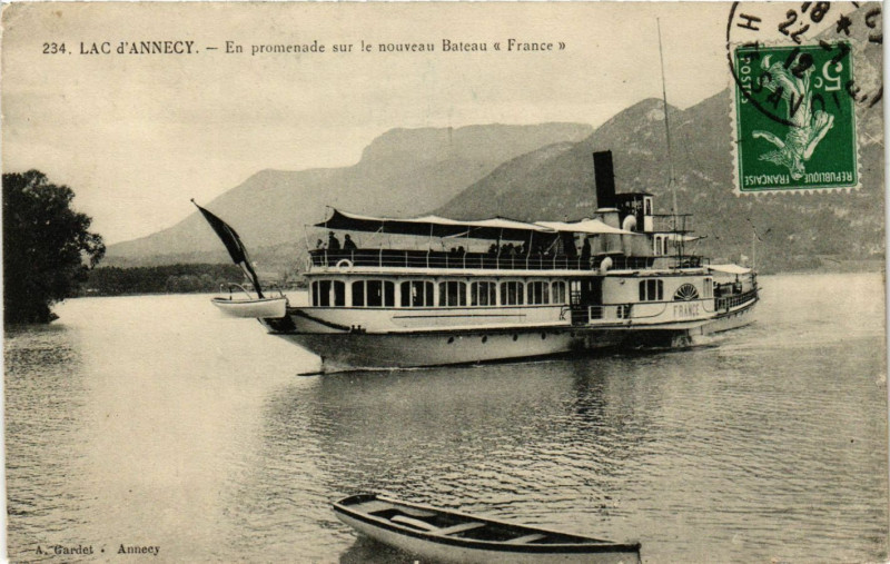 Carte postale ancienne Lac d'Annecy - En Promenade sur le nouveau Bateau France à Annecy