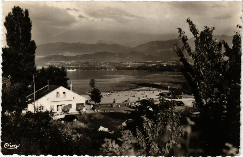 Carte postale ancienne Excevenex - La Plage - Le Lac - Au fond - Thonon