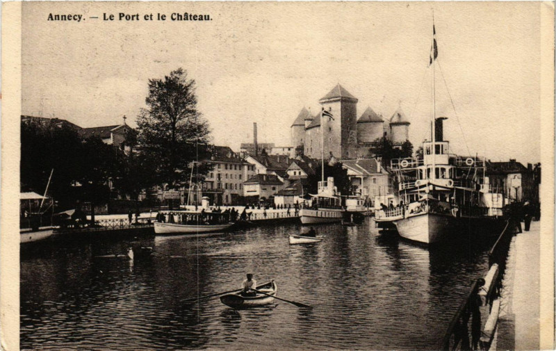 Carte postale ancienne Annecy - Le Port et le Chateau à Annecy