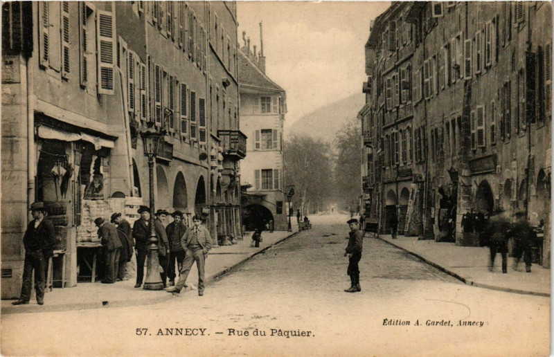 Carte postale ancienne Annecy - Rue du Paquier à Annecy