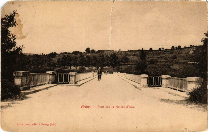 Carte postale ancienne Priay Pont sur la riviere d'Ain à Priay