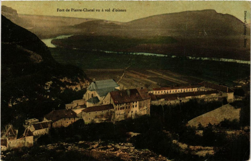 Carte postale ancienne Fort-de-Pierre-Chatel vu a vol d'oiseau
