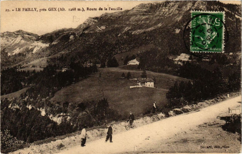 Carte postale ancienne Le Pailly pres Gex Route de la Faucille à Gex