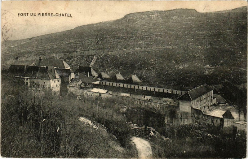 Carte postale ancienne Fort-de-Pierre-Chatel