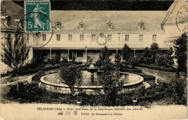 Carte postale ancienne Selignac Cour intérieure de la Chartreuse