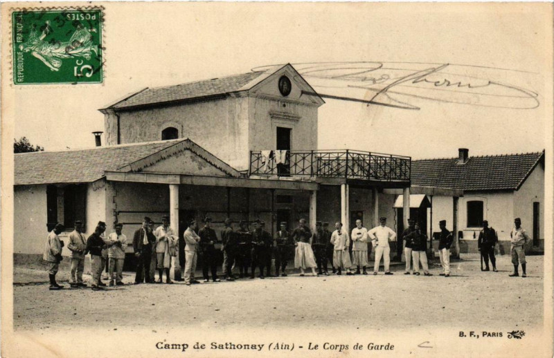 Carte postale ancienne Camp de Sathonay Le Corps de Garde
