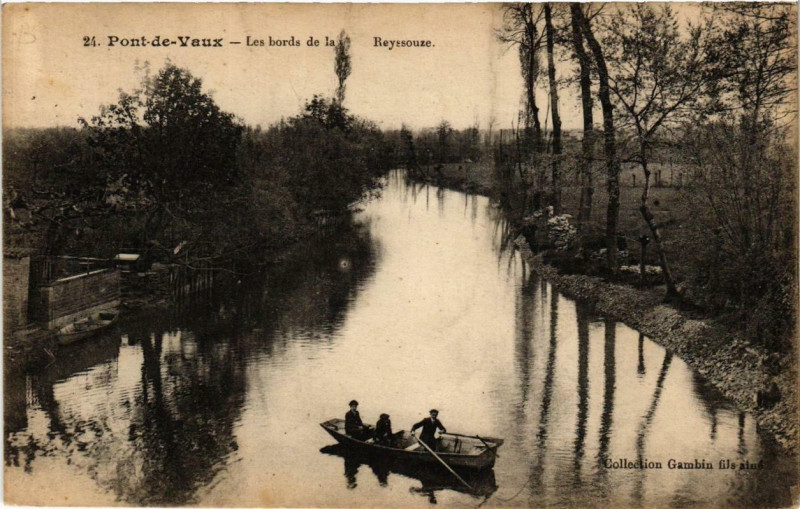 Carte postale ancienne Pont-de-Vaux Les bords de la Reyssouze à Pont-de-Vaux