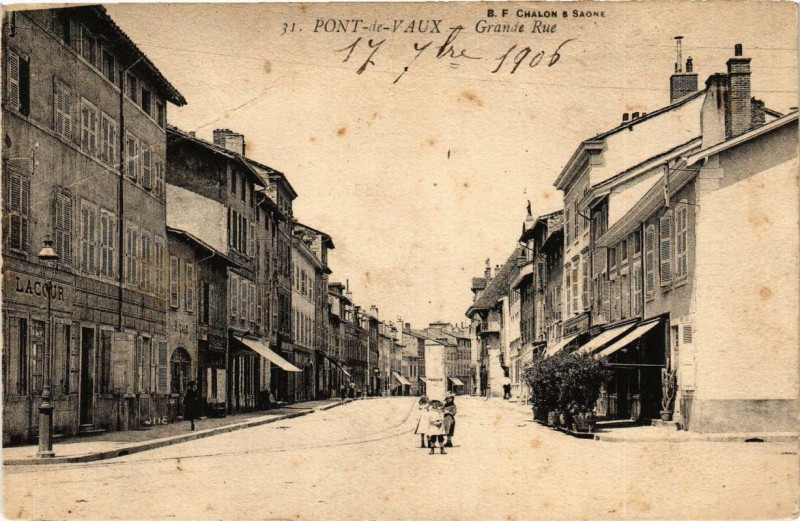 Carte postale ancienne Pont-de-Vaux Grande Rue à Pont-de-Vaux