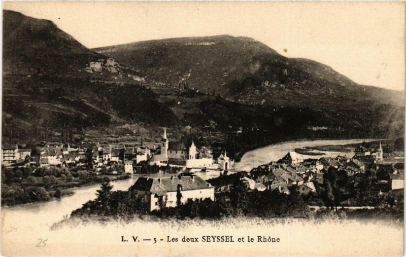 Carte postale ancienne Seyssel Les deux Seyssel et le Rhone à Seyssel