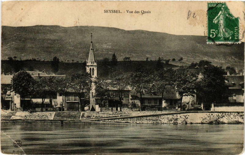 Carte postale ancienne Seyssel Vue des Quais à Seyssel