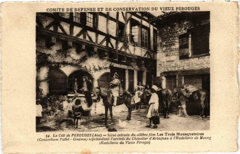 Carte postale ancienne Perouges Scene extraite du célébre film Les Trois Mousquetaires à Pérouges
