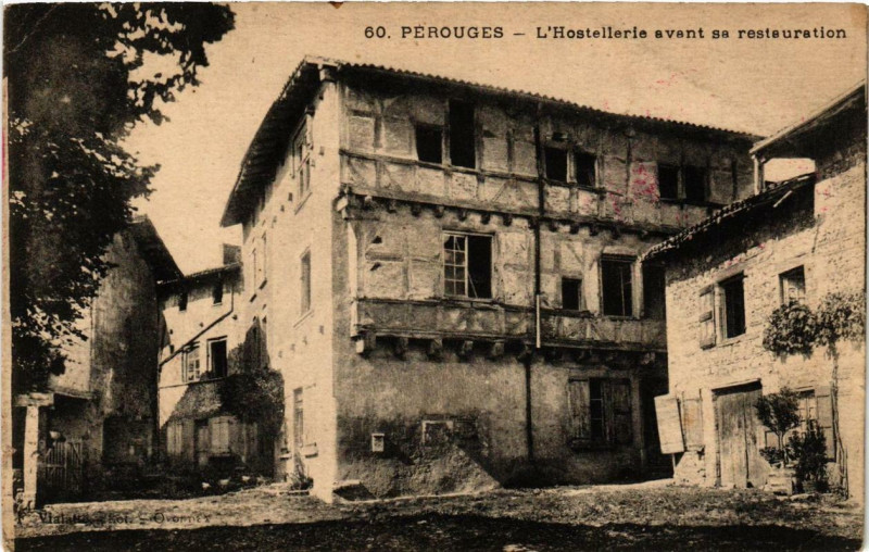 Carte postale ancienne Perouges L'Hostellerie avant sa restauration à Pérouges